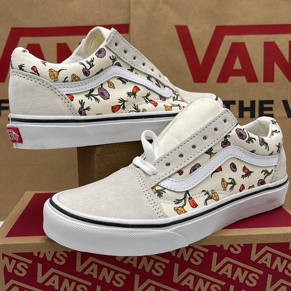 Vans WMNS Floral Canvas Sneakers Old Skool
Poppy Floral Cream
VNA5KRSCRM - Picture 9 of 16